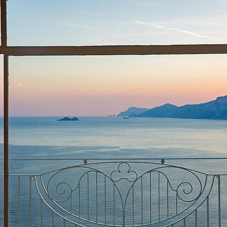 Tramonto D'Oro Hotel Praiano Exterior foto